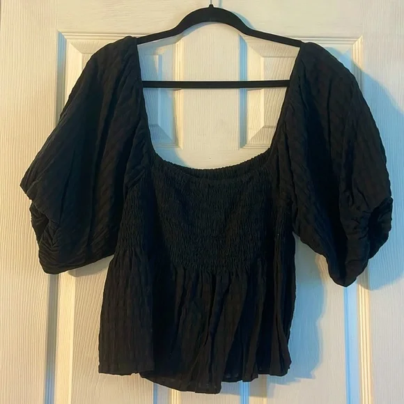 By Together Cropped Blouse - Picture 3 of 5